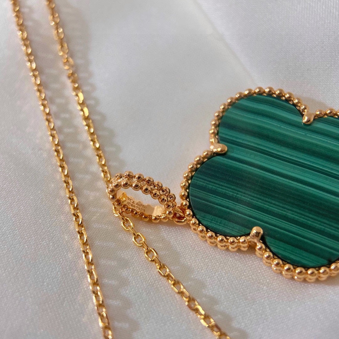 Roostick Magic Alhambra Malachite Necklace
