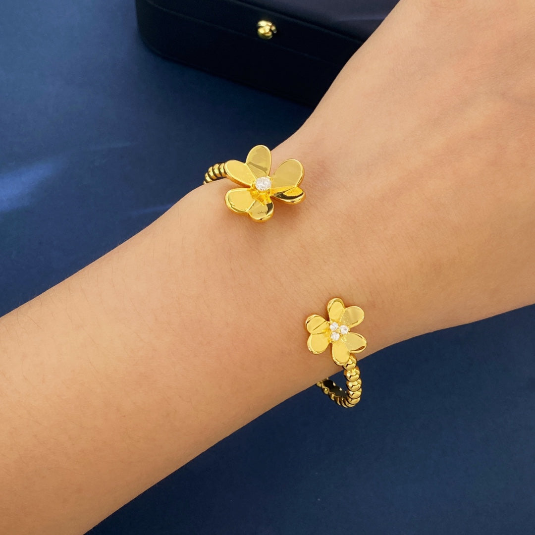 Roostick Frivole Open Bracelet