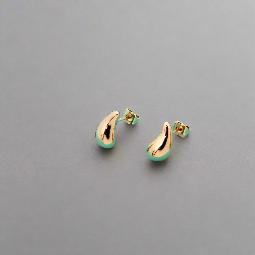 Roostick T Horn Earrings