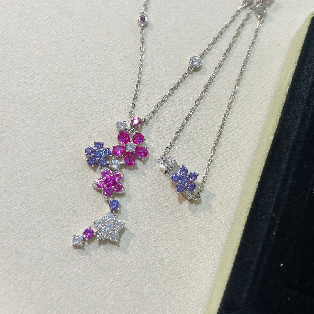 Roostick Folie Des Prés Pendant Necklace