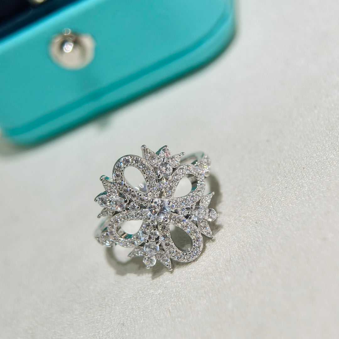 Roostick Vintage Diamond Flower Ring