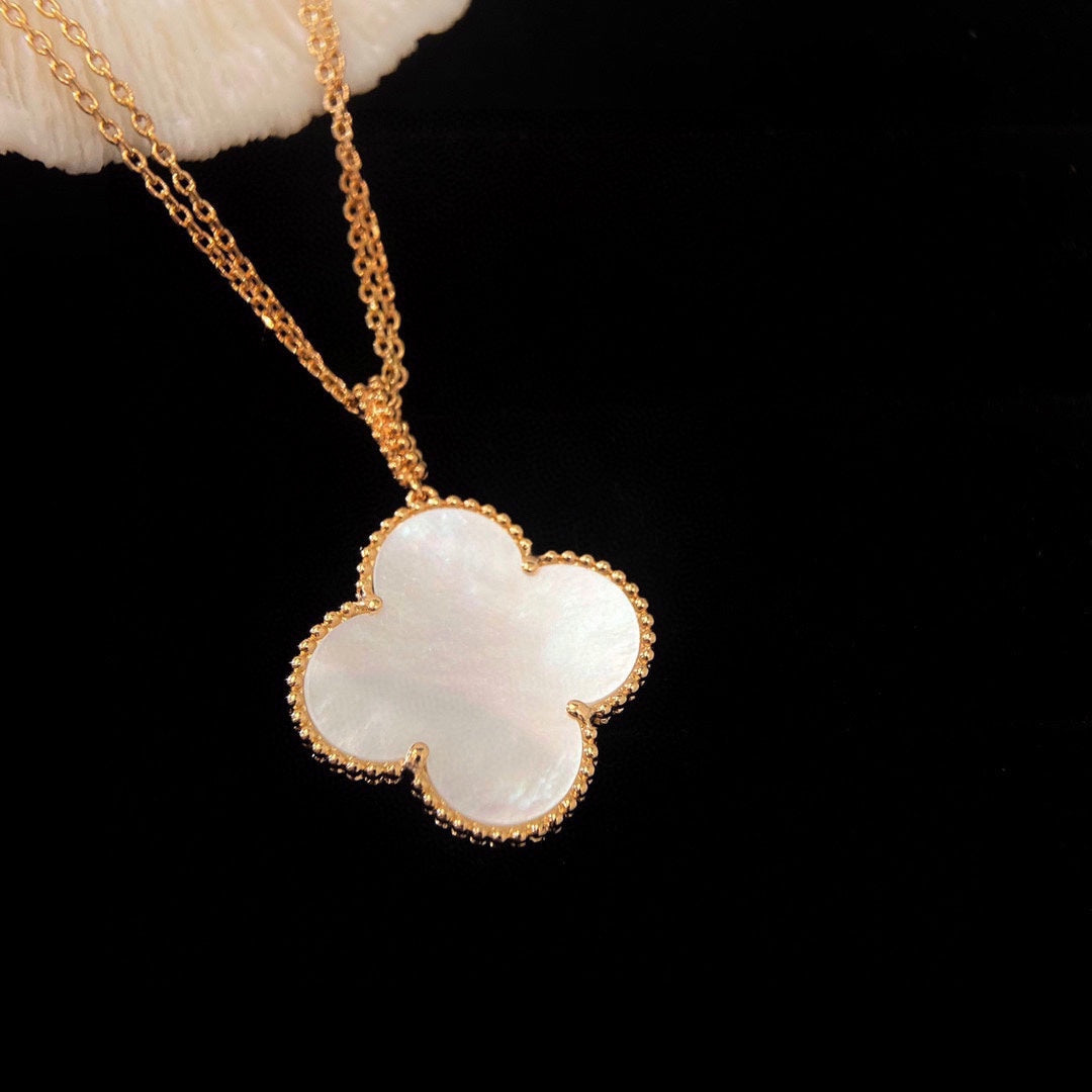 Roostick Magic Alhambra One Motif Pearl Necklace