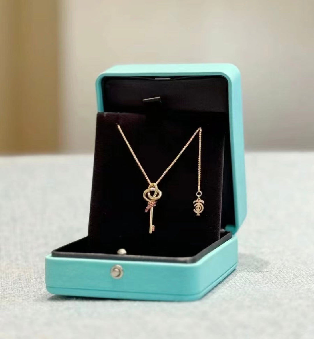 Roostick Keys Woven Pink Diamonds Medium Necklace