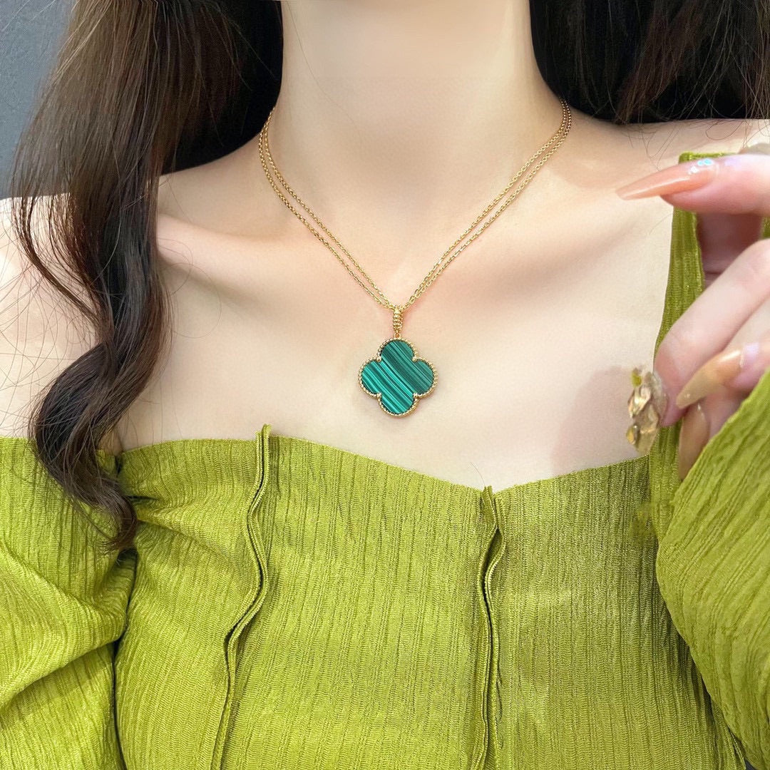 Roostick Magic Alhambra Malachite Necklace
