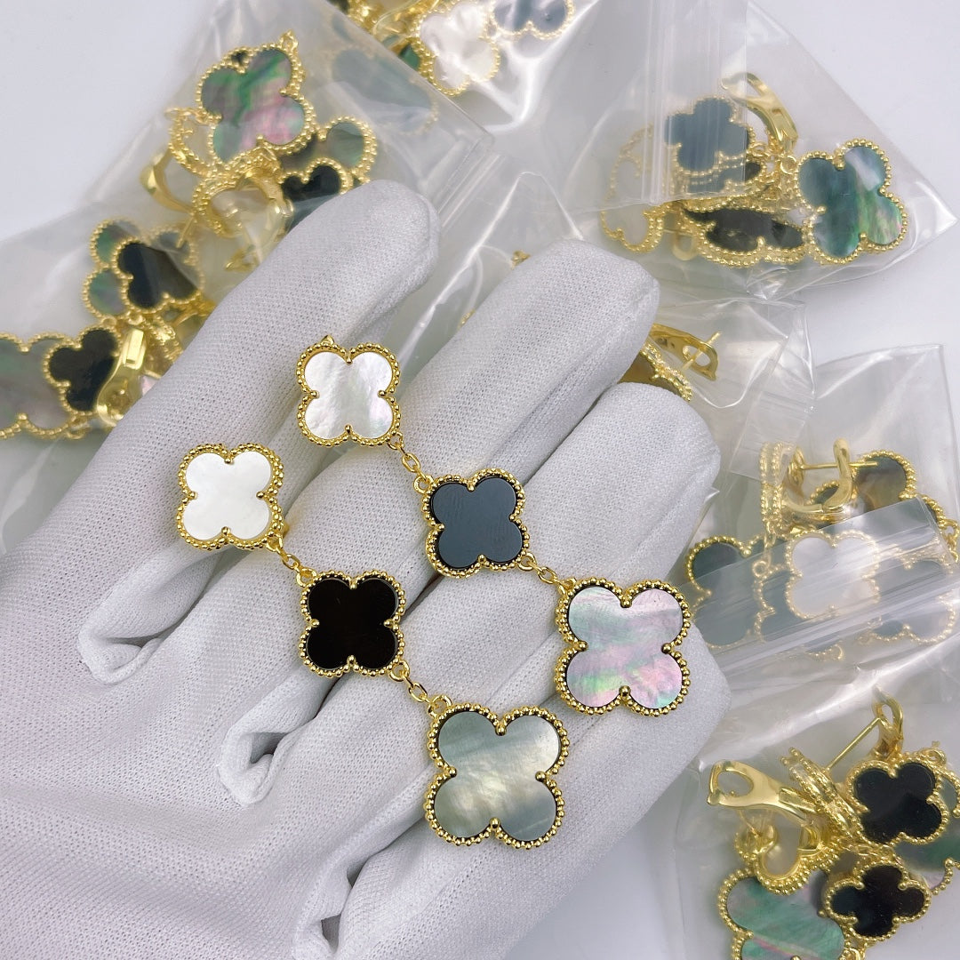 Roostick Magic Alhambra Three Pearls Motifs Earrings
