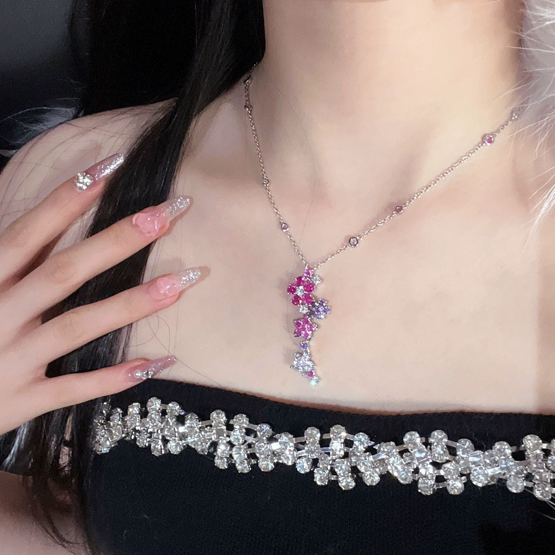 Roostick Folie Des Prés Pendant Necklace