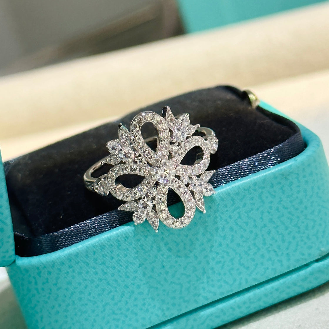 Roostick Vintage Diamond Flower Ring