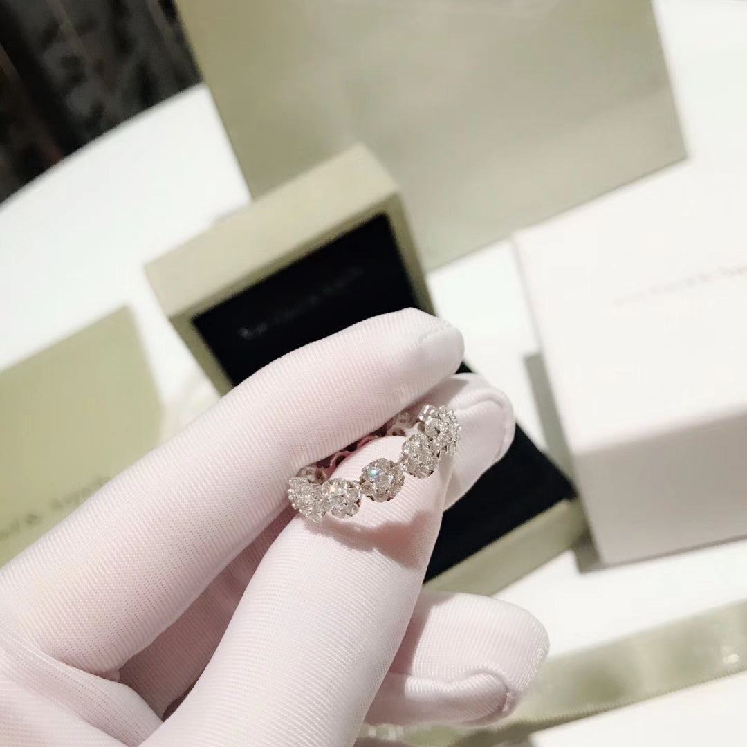 18K Fleurette Wedding Ring
