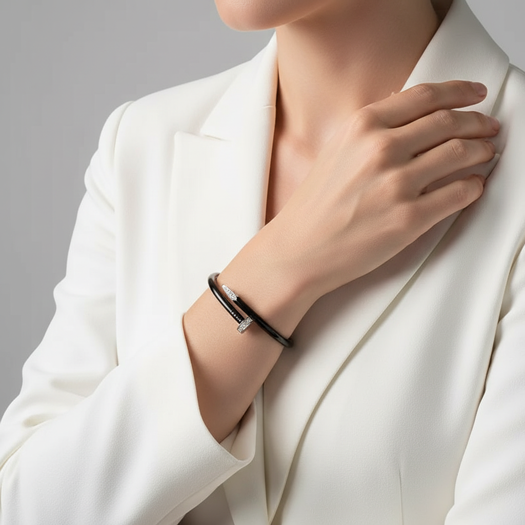 Juste Un Clou Black Diamonds Bracelet