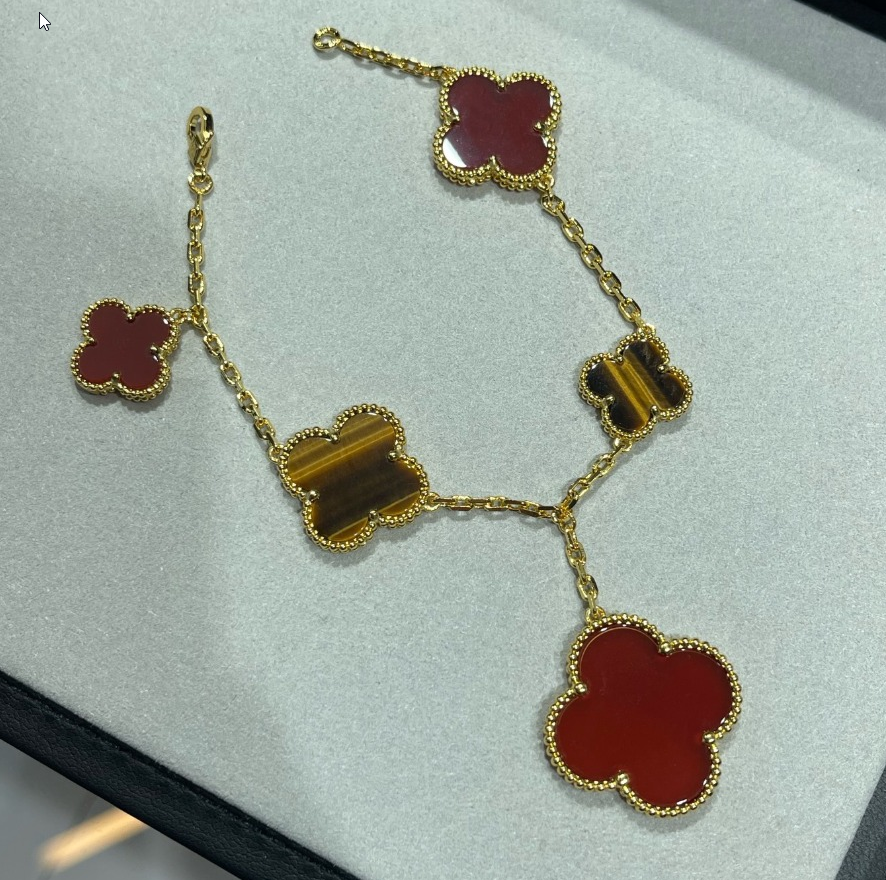 Lucky Carnelian And Tiger’s Eye Alhambra Bracelet