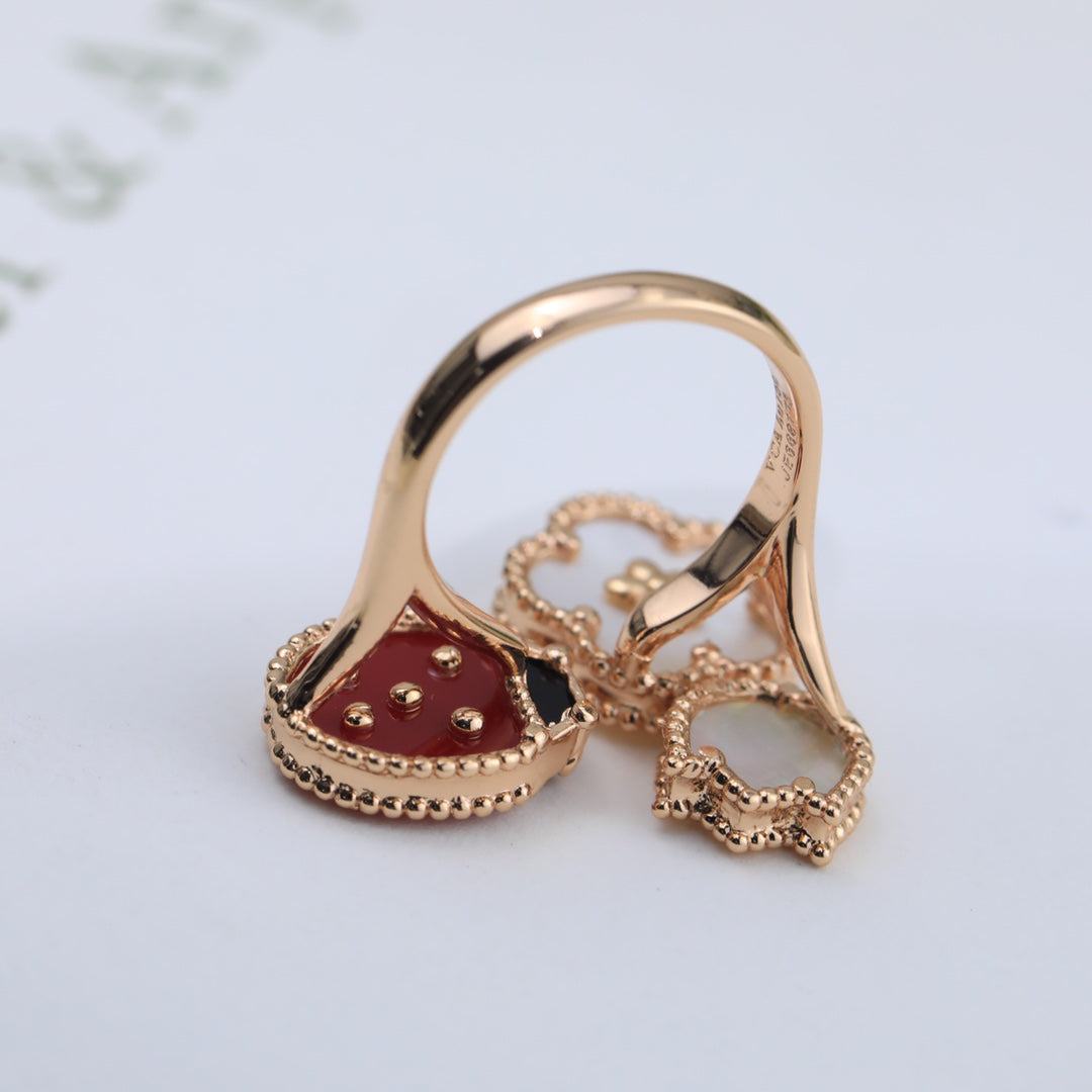 Lucky Spring Between The Finger Ring