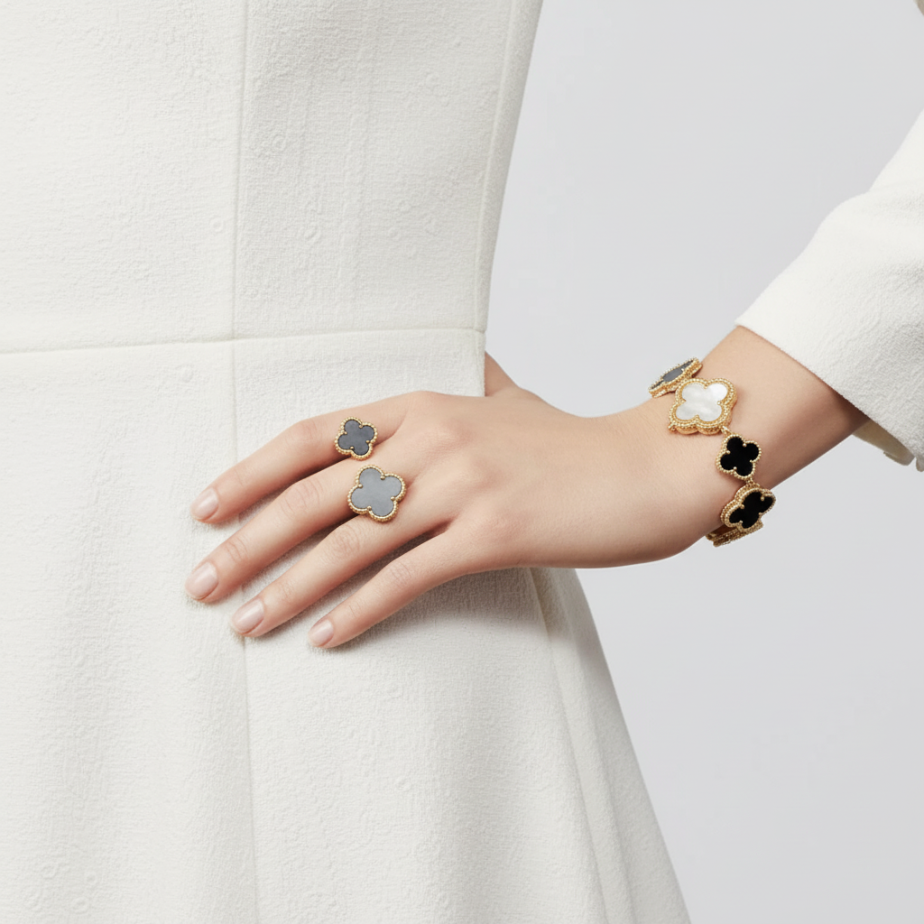 Magic Alhambra Clover Between The Finger Ring