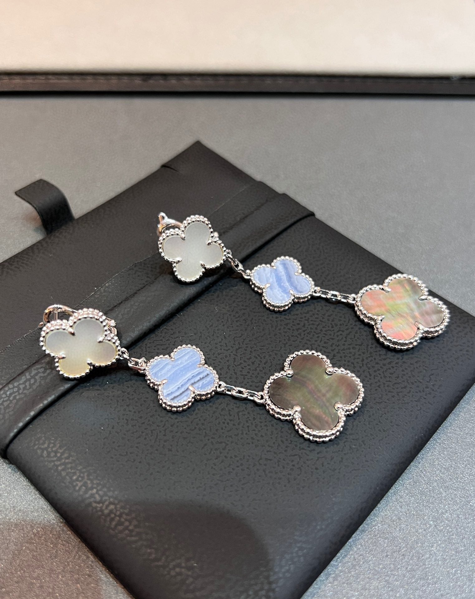 Magic Alhambra Three Motifs Earrings