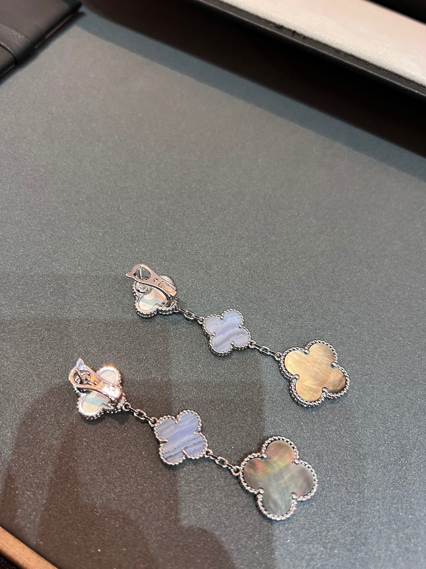 Magic Alhambra Three Motifs Earrings