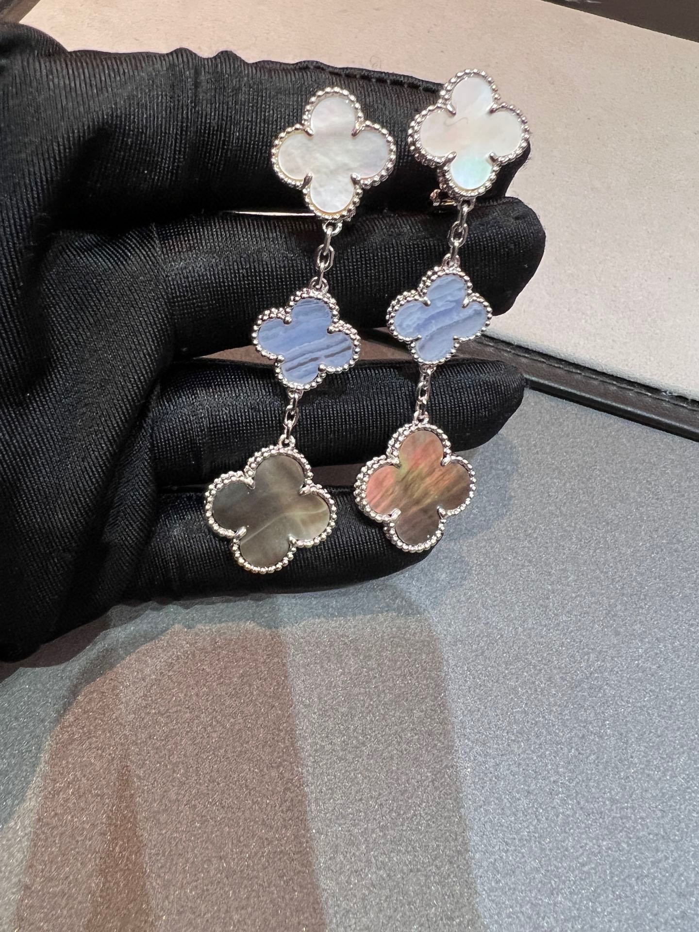 Magic Alhambra Three Motifs Earrings