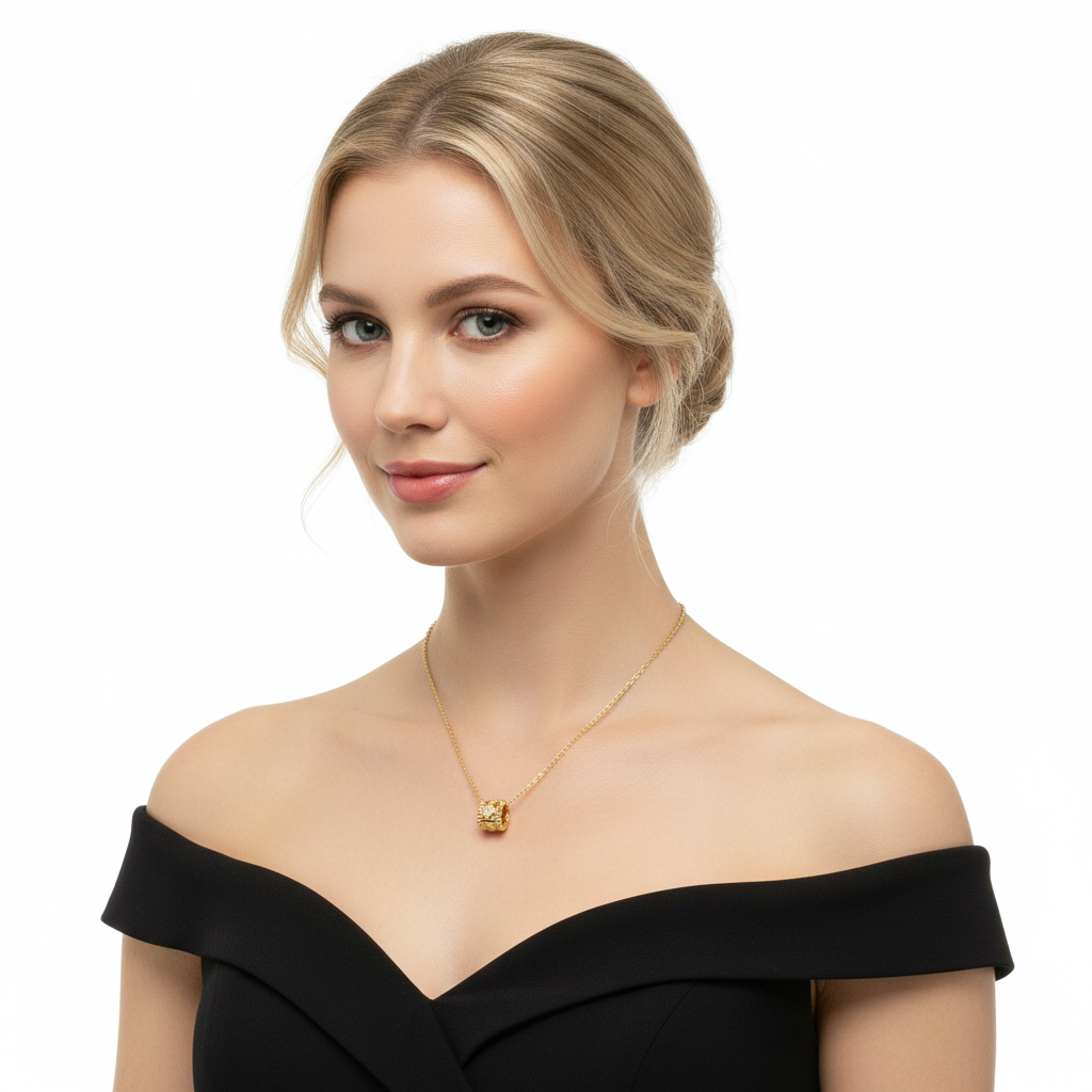 Perlée Clovers Pendant Necklace