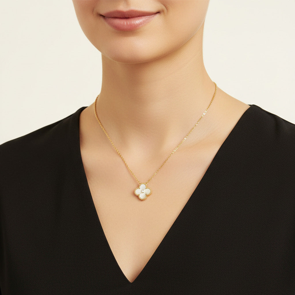 Sweet Alhambra Clover Necklace