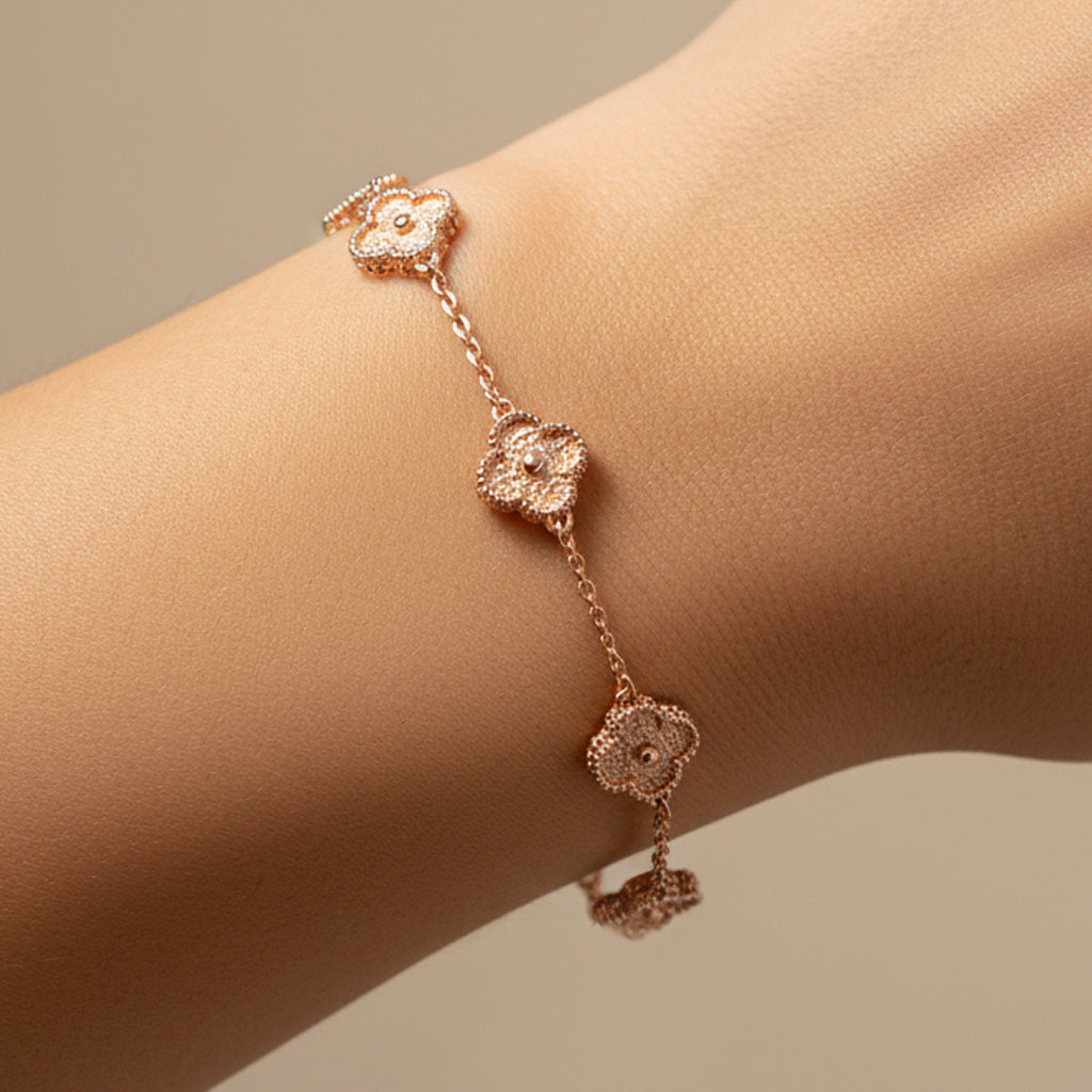 Sweet Alhambra Six Motifs Bracelet Graceful Charm