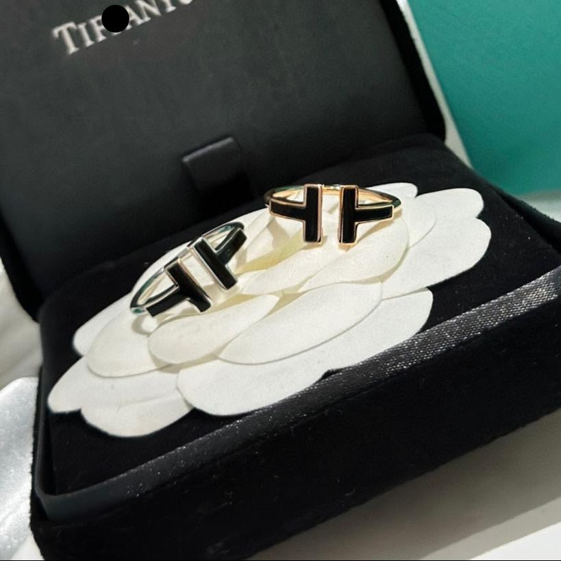 T Black Onyx Wire Ring