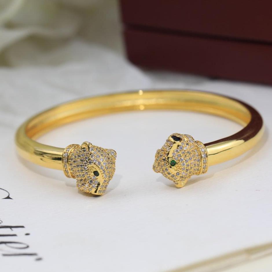 Two Panthère de Bracelet