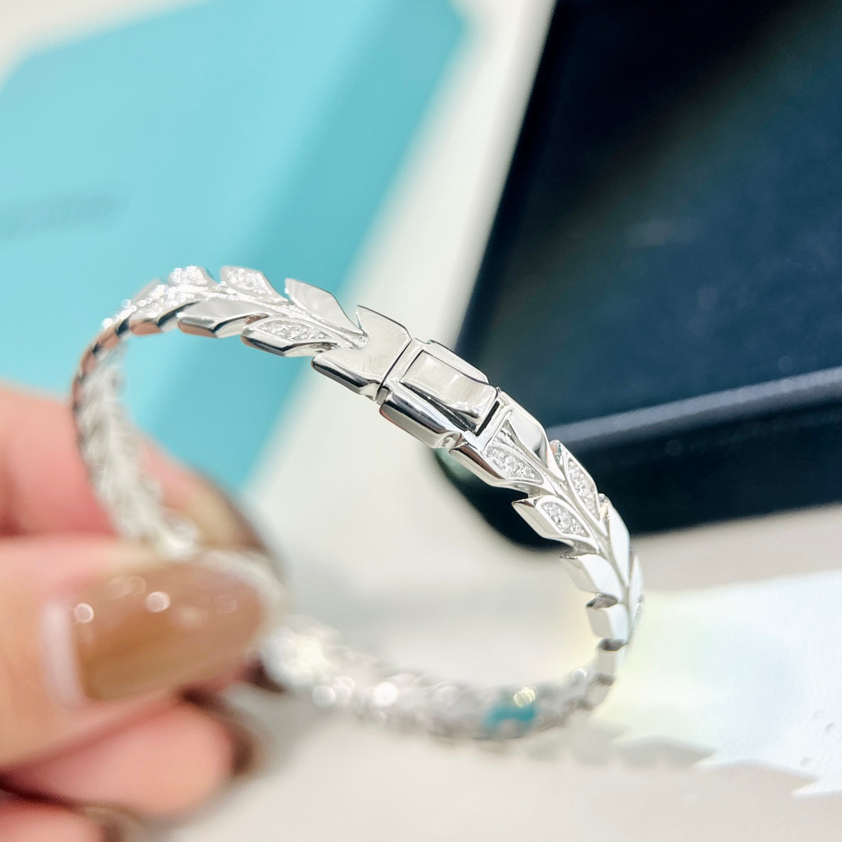 Victoria Vine Diamond Hinged Bracelet