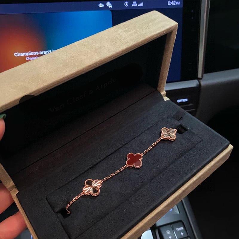 Vintage Alhambra Five Motifs Carnelian Clover Bracelet