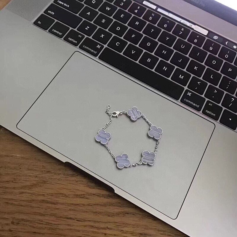 Vintage Alhambra Five Motifs Chalcedony Clover Bracelet