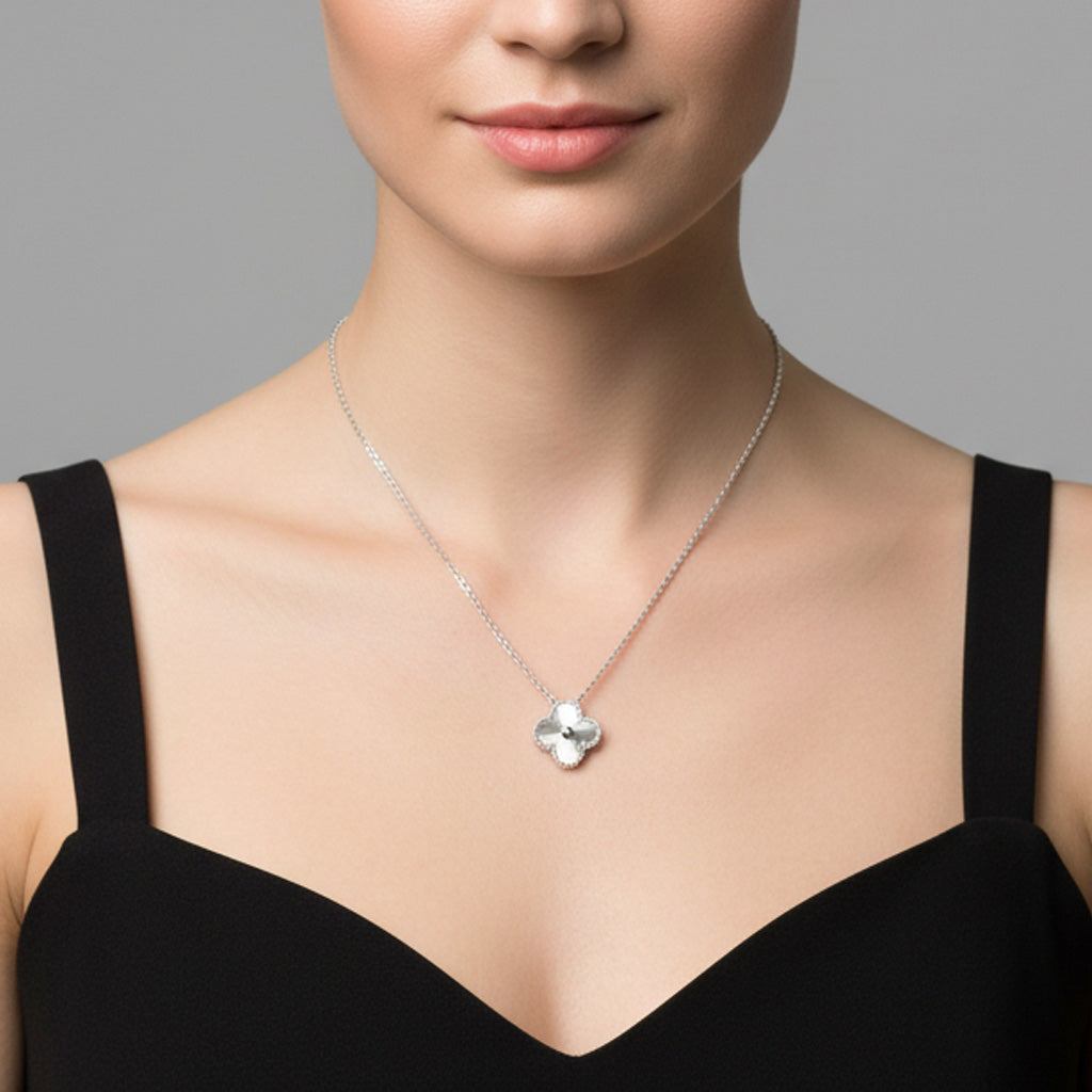 Vintage Alhambra Pendant Clover Necklace